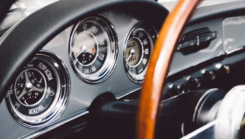 Clean car steering wheel